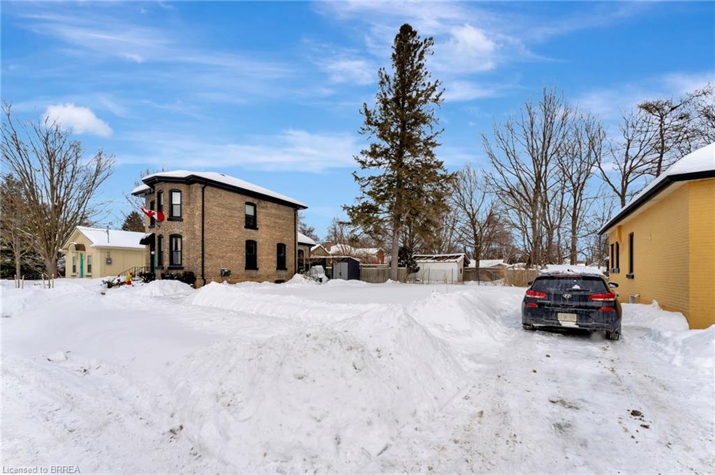108 Oak Street Property Photo 12
