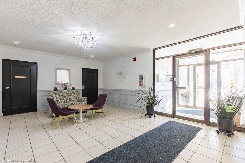 605-10 John Street Property Photo 5