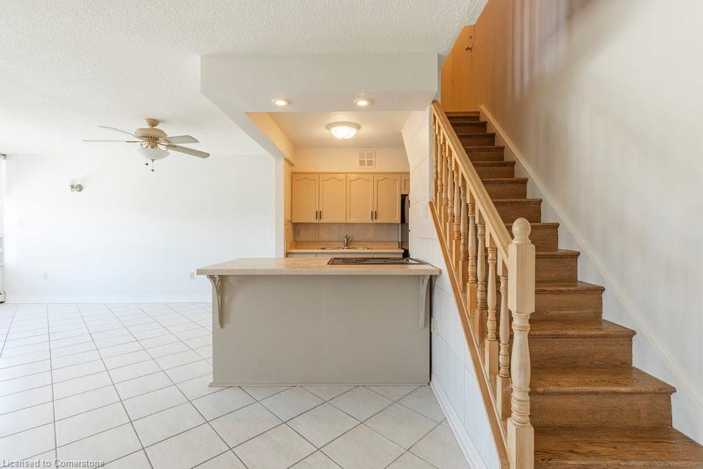 605-10 John Street Property Photo 22