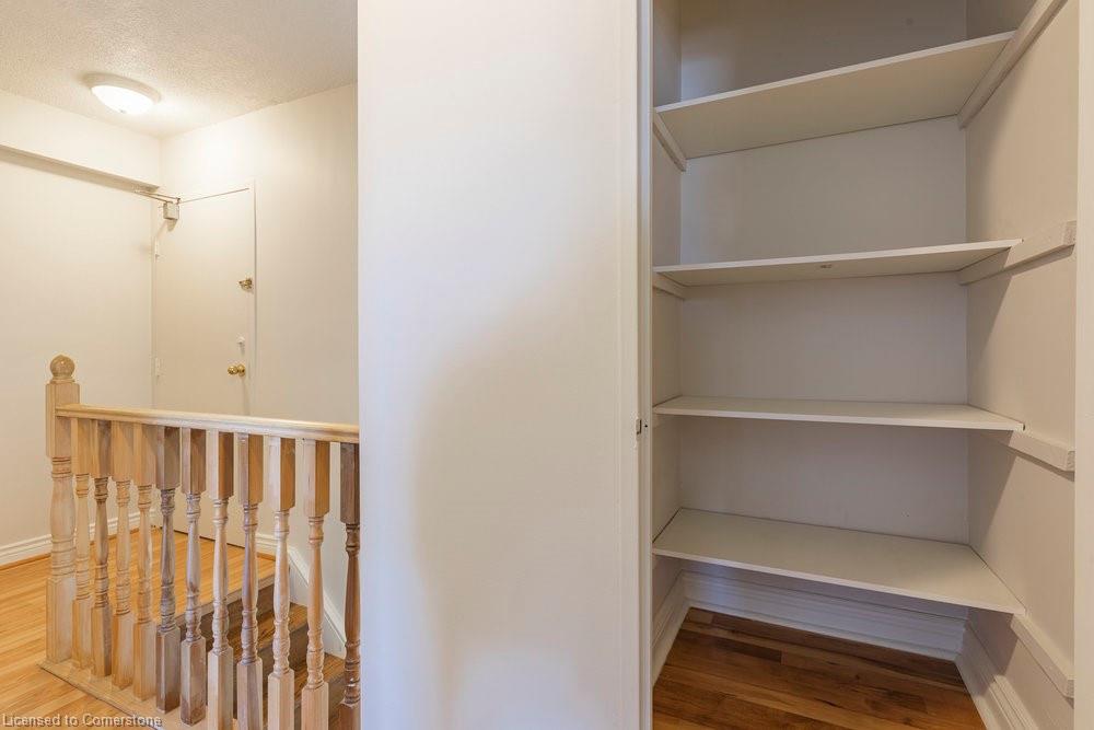 605-10 John Street Property Photo 26