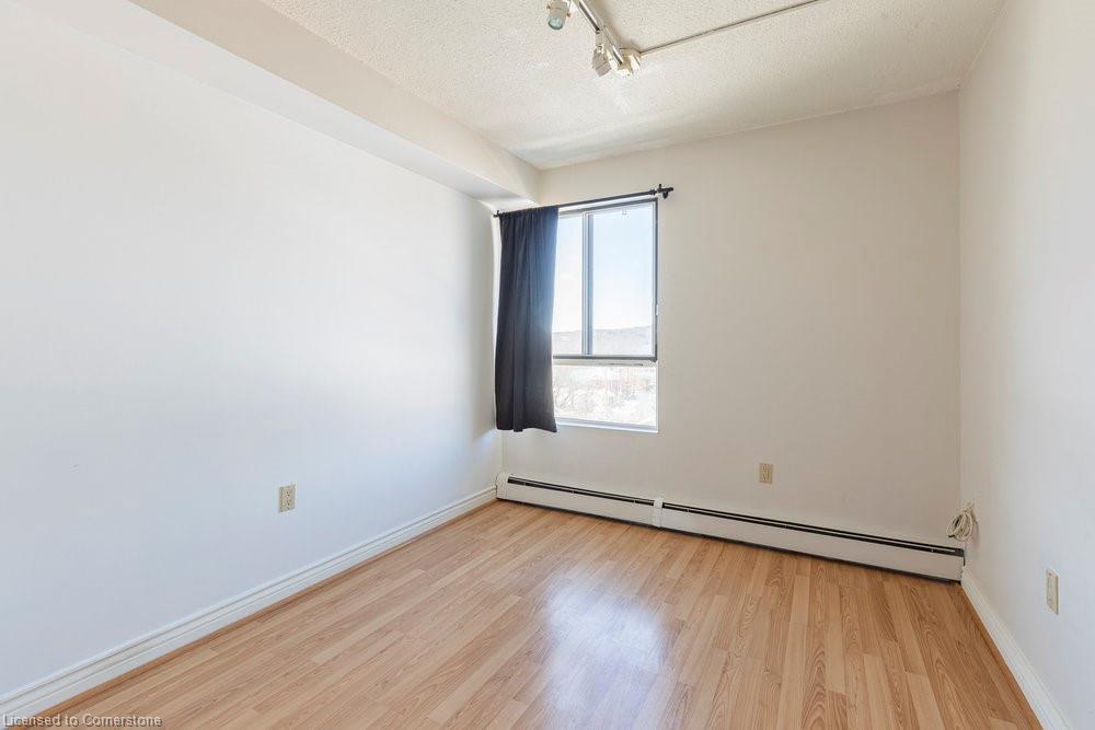 605-10 John Street Property Photo 31