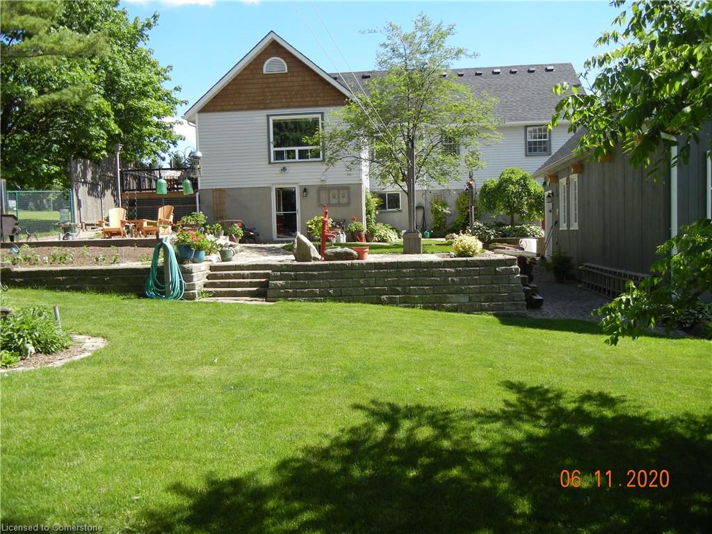 1090 Bleams Road Property Photo