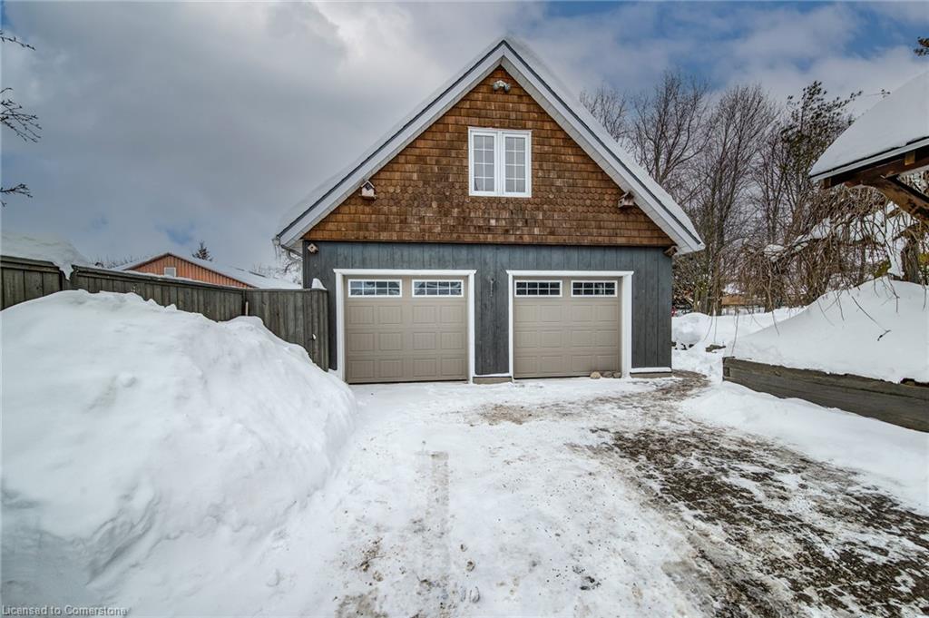 1090 Bleams Road Property Photo 6