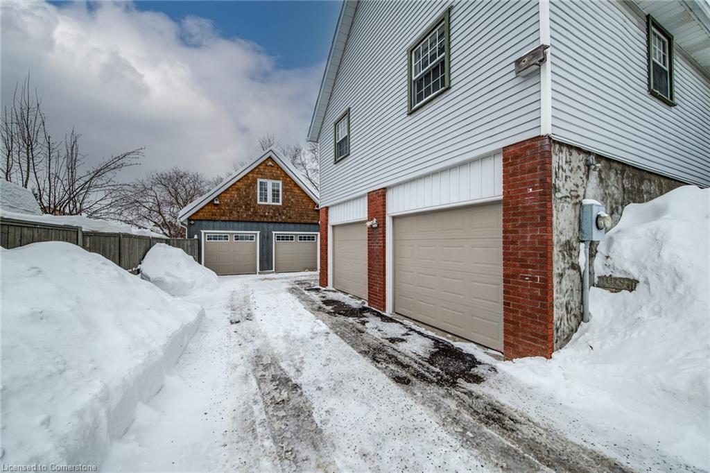 1090 Bleams Road Property Photo 8