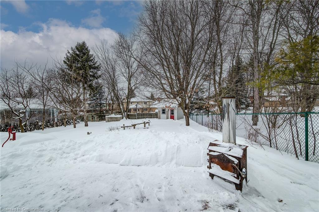 1090 Bleams Road Property Photo 11