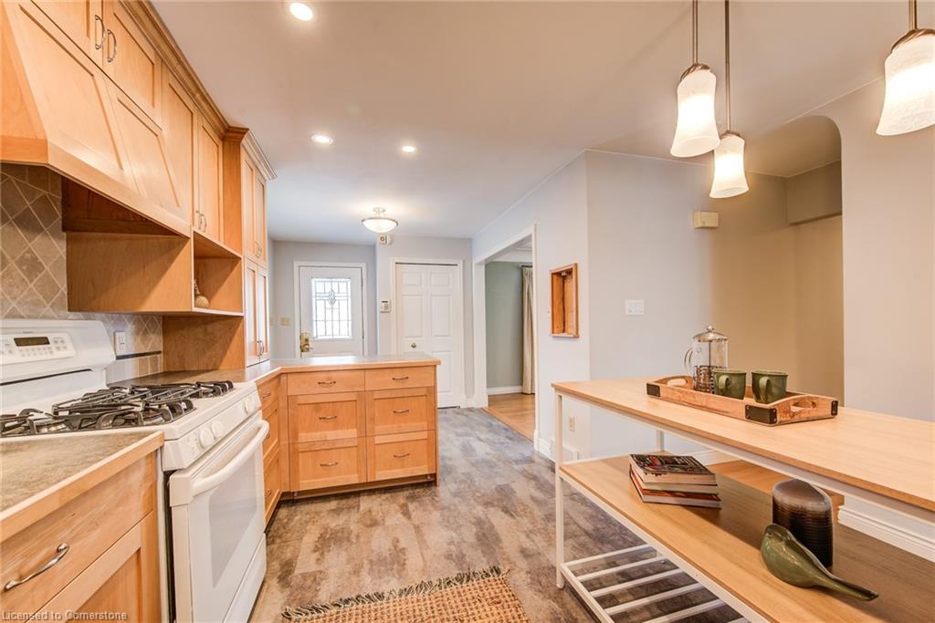 1090 Bleams Road Property Photo 15