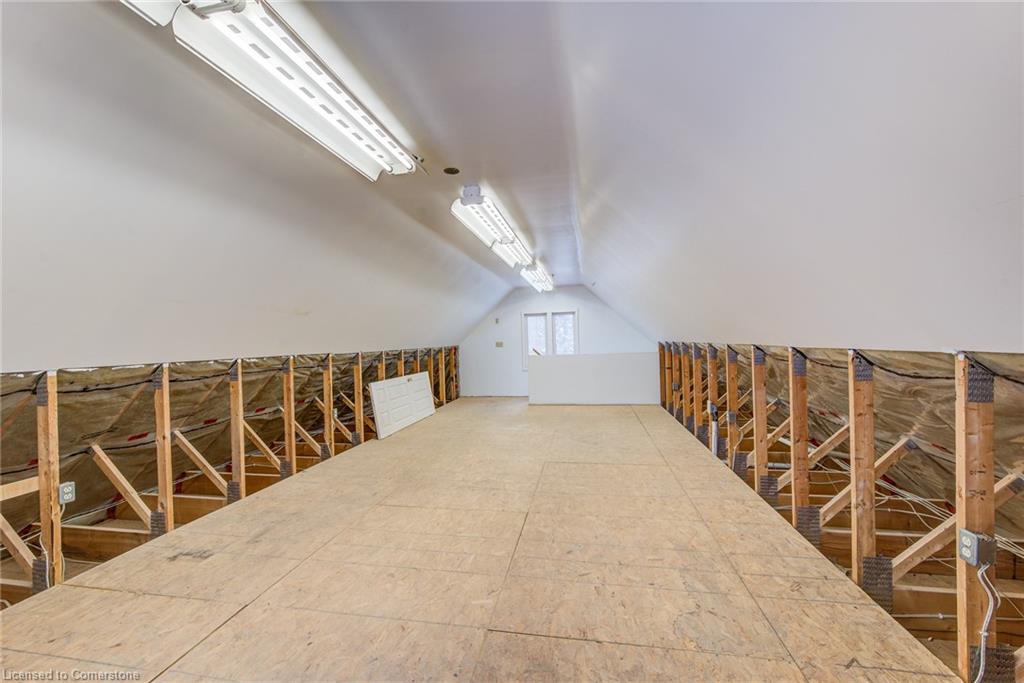 1090 Bleams Road Property Photo 31