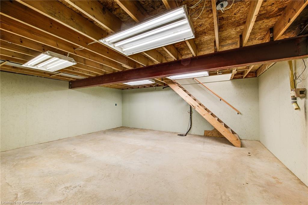 1090 Bleams Road Property Photo 32