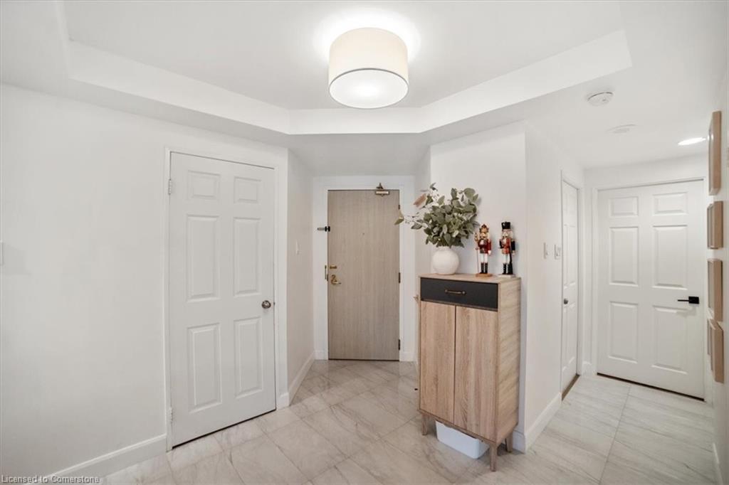 303-2155 Burnhamthorpe Road W Property Photo