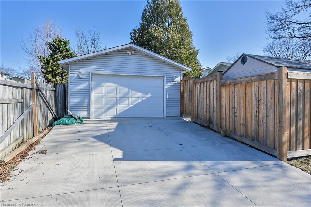 146 Fiona Crescent Property Photo 2