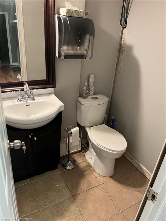 449 Main Street W Property Photo 5