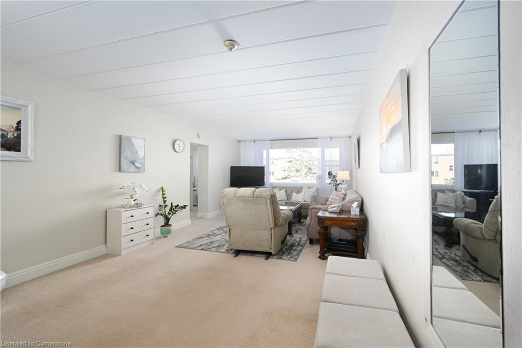9-2422 New Street Property Photo 7