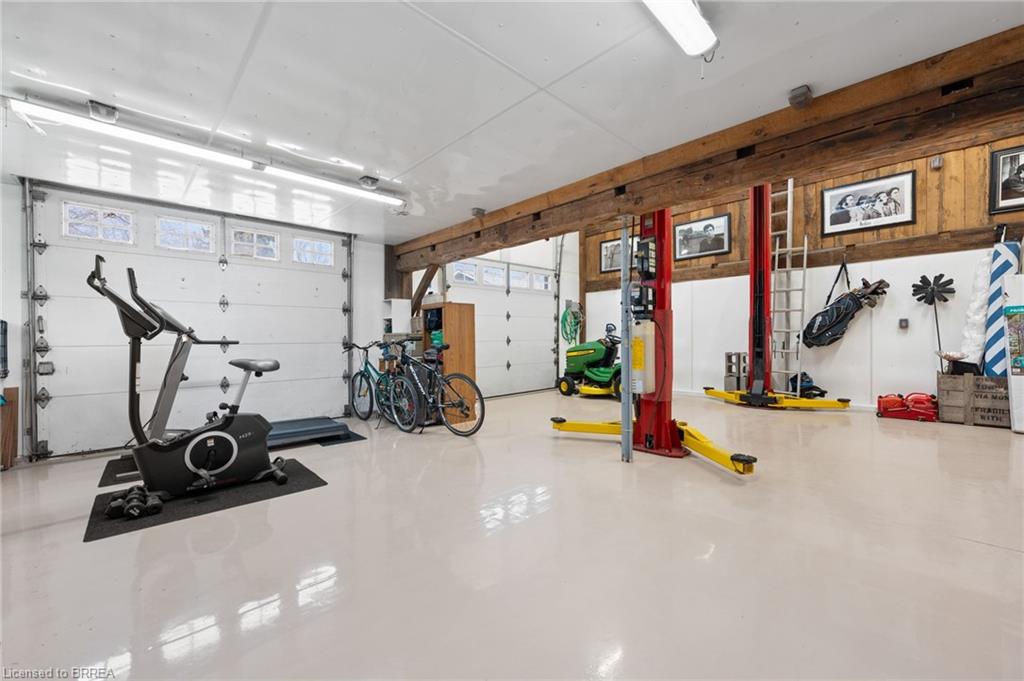4 Murray Street W Property Photo 6