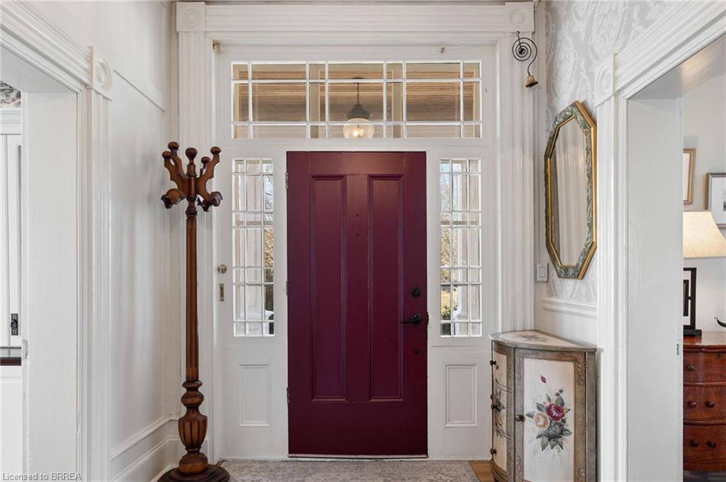 4 Murray Street W Property Photo 11