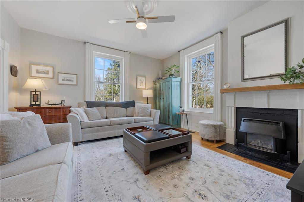 4 Murray Street W Property Photo 15