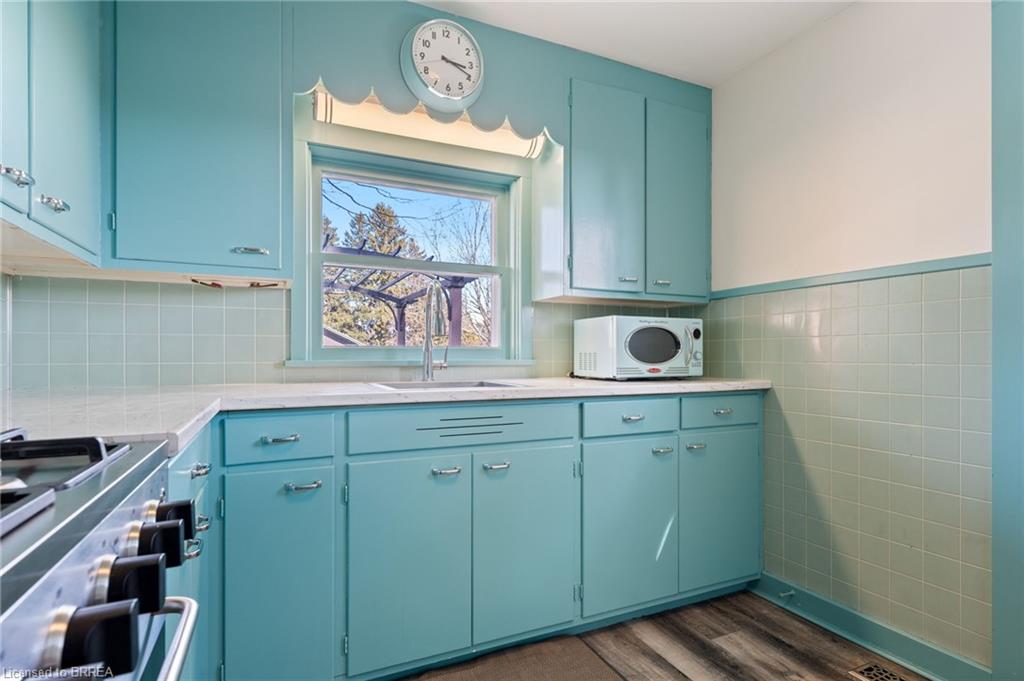 4 Murray Street W Property Photo 35