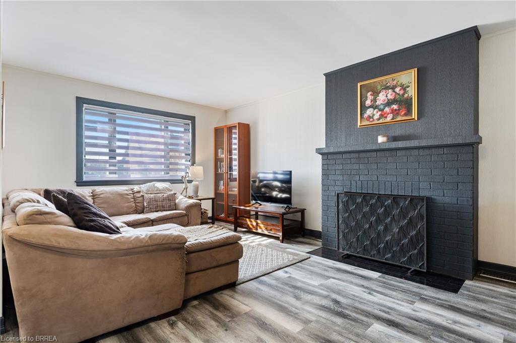 4 Murray Street W Property Photo 37