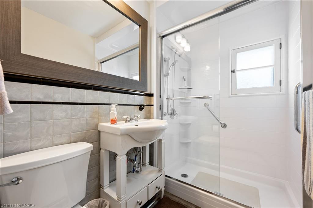 4 Murray Street W Property Photo 39