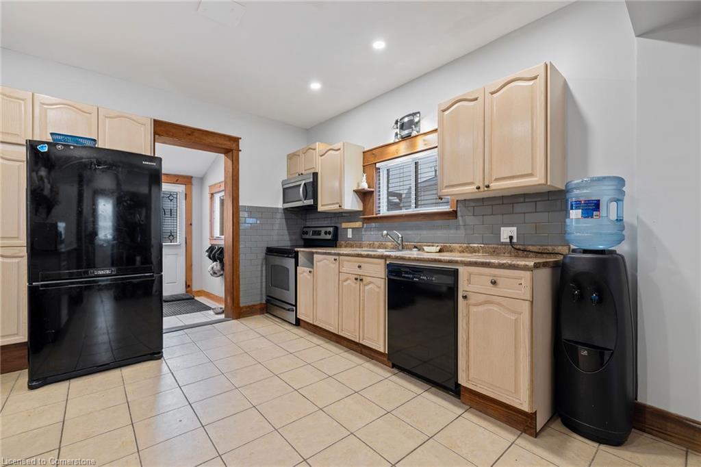 4731 Third Avenue Property Photo 12