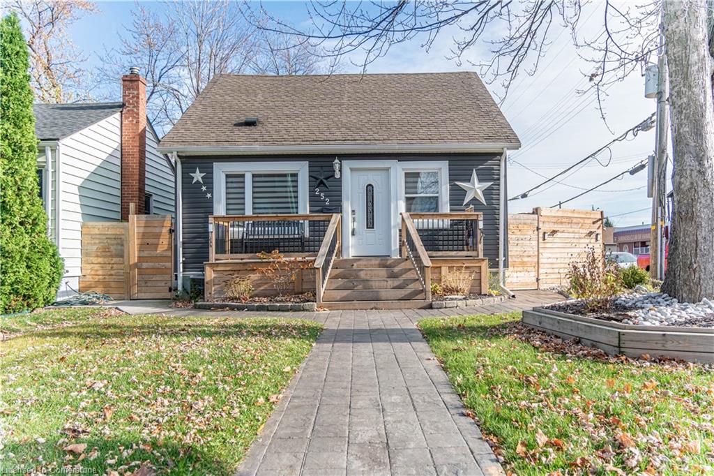 252 Walter Avenue N Property Photo