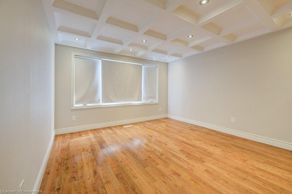 144 Mooregate Crescent Property Photo 5