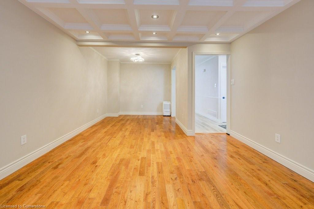 144 Mooregate Crescent Property Photo 6