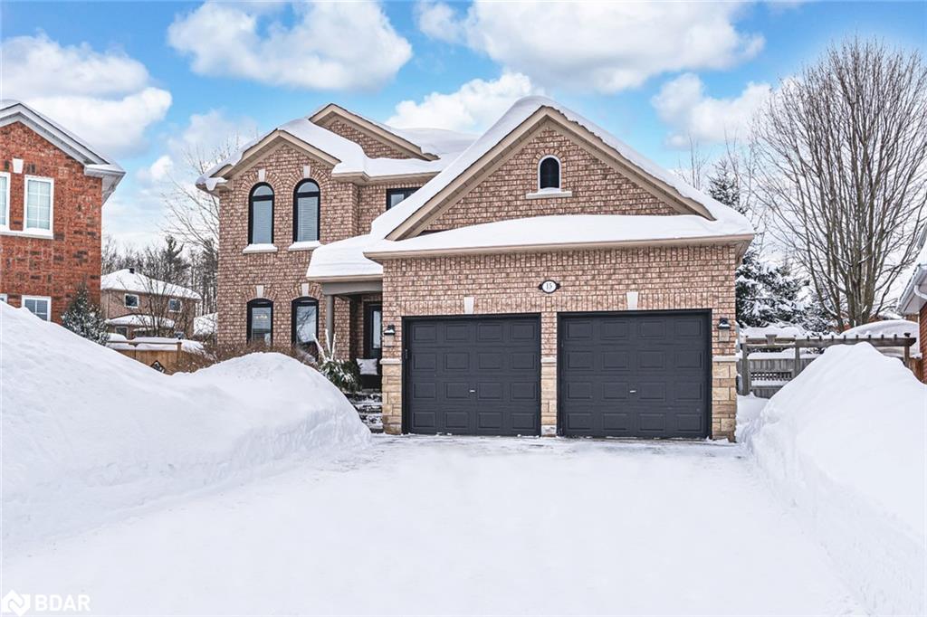 15 Sandalwood Court Property Photo