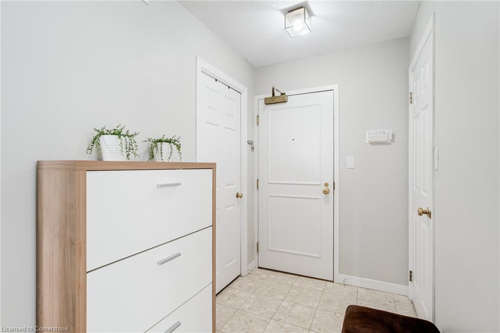 803-1 Aberfoyle Crescent Property Photo 3
