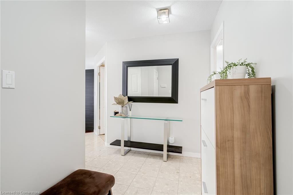 803-1 Aberfoyle Crescent Property Photo 4
