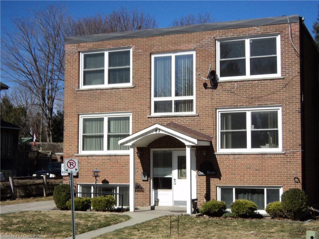 44 Memorial Avenue Property Photo