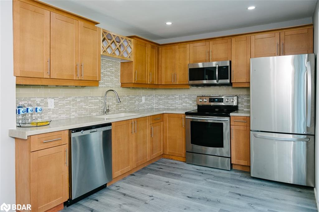 673 Knox Avenue Property Photo 8