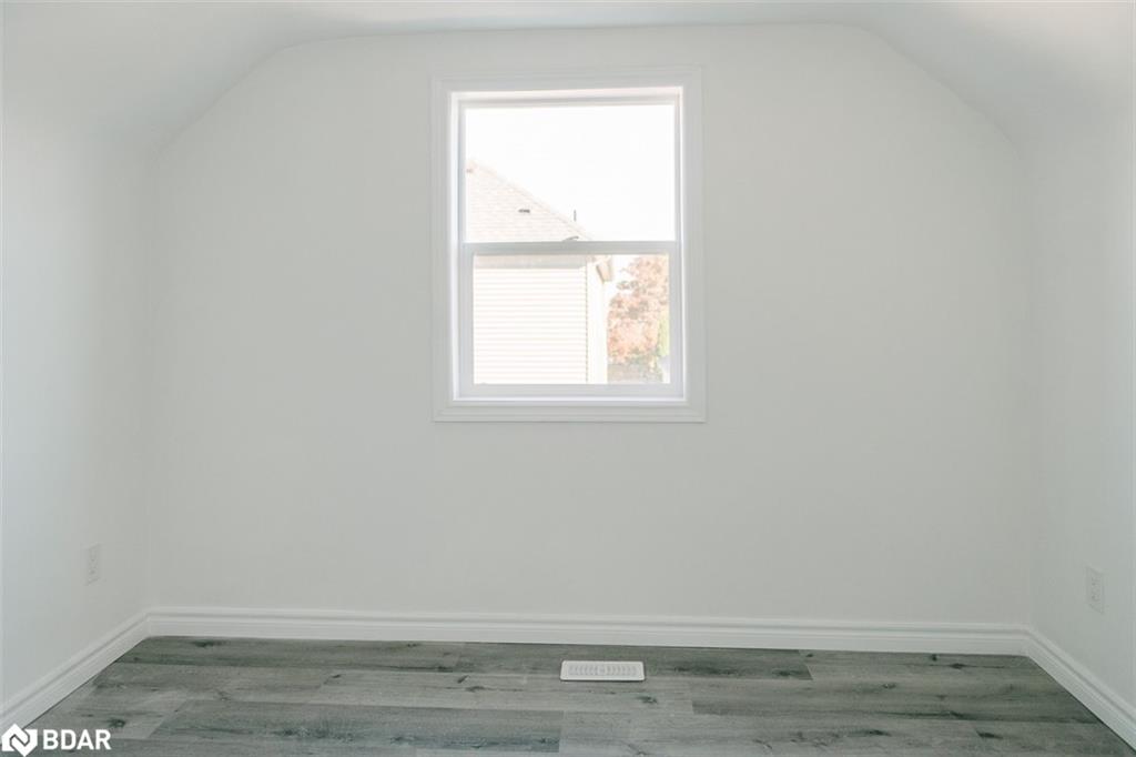673 Knox Avenue Property Photo 17