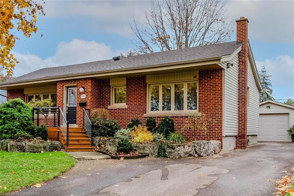 957 Sanford Drive Property Photo