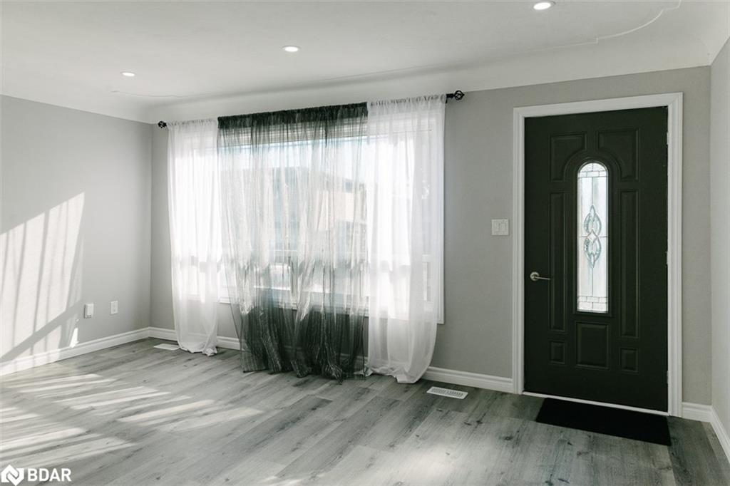 673 Knox Avenue Property Photo 3