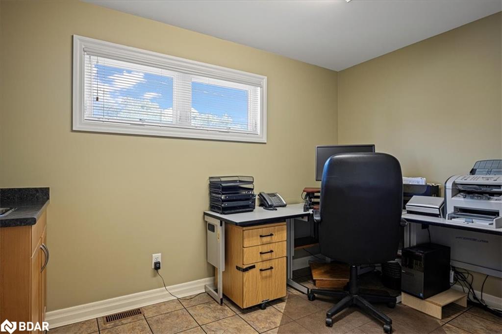 153 Colborne Street W Property Photo 12