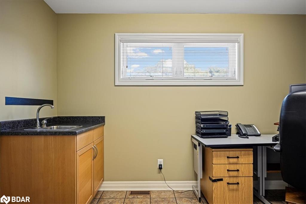 153 Colborne Street W Property Photo 13