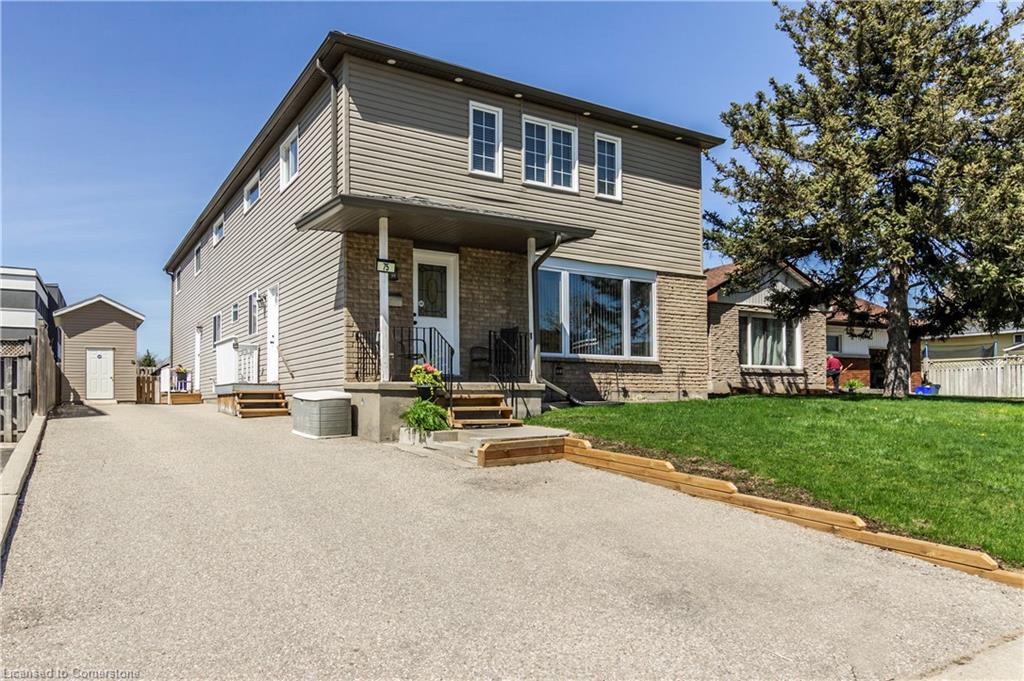75 Sekura Crescent Property Photo 2