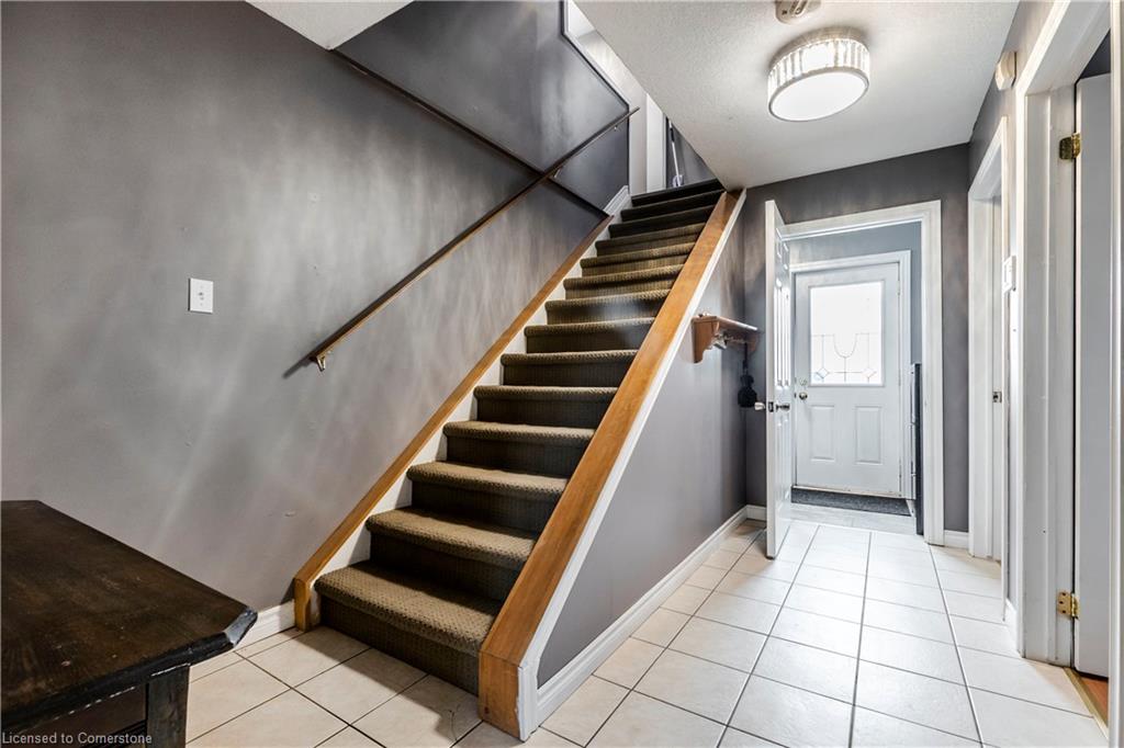 75 Sekura Crescent Property Photo 4