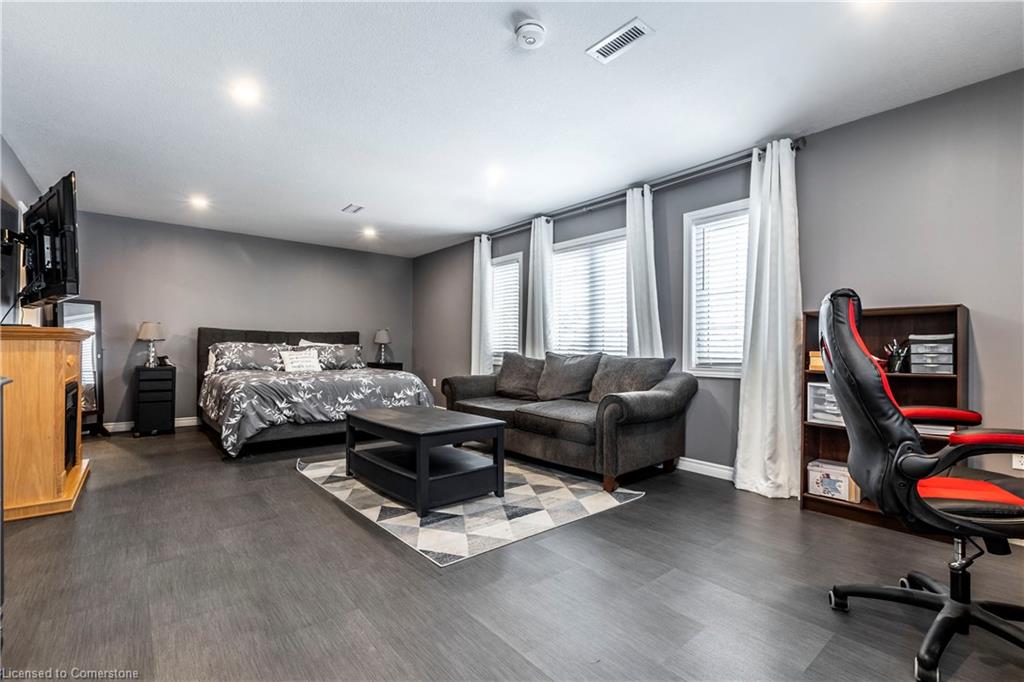 75 Sekura Crescent Property Photo 16
