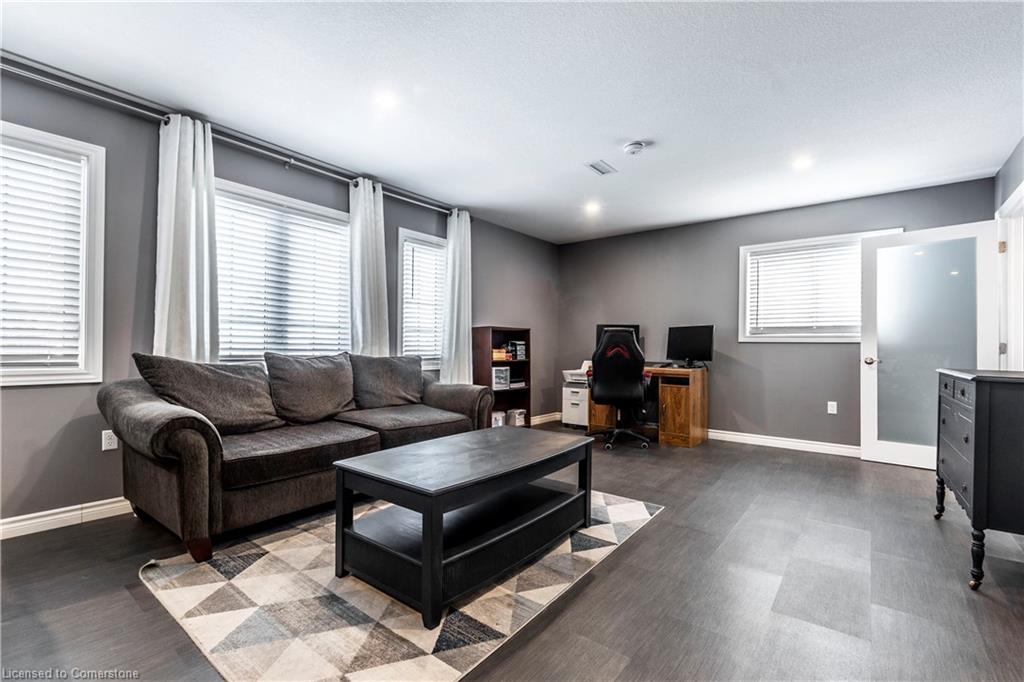 75 Sekura Crescent Property Photo 17