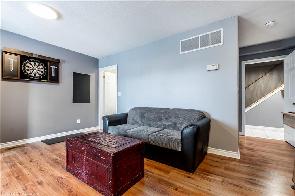 75 Sekura Crescent Property Photo 25