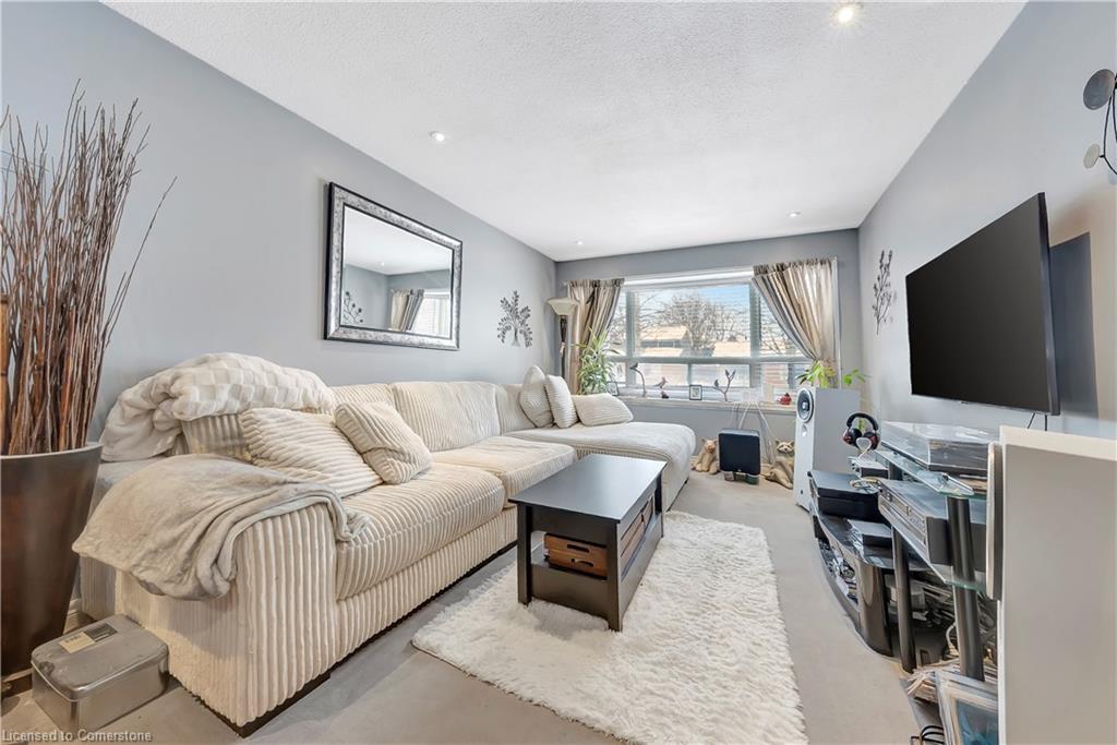 136 Dunsmere Drive Property Photo 10