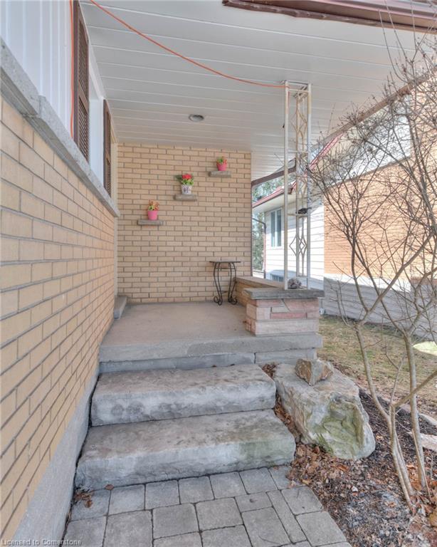 222 Ross Avenue Property Photo 4