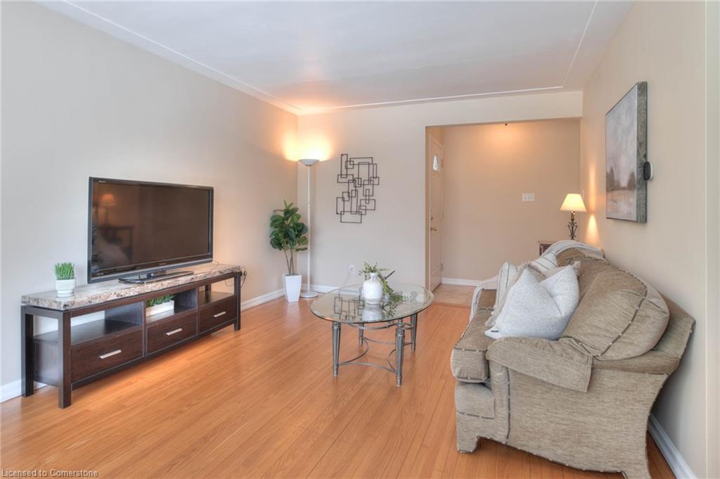 222 Ross Avenue Property Photo 15