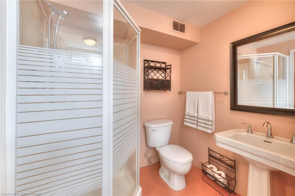 222 Ross Avenue Property Photo 34