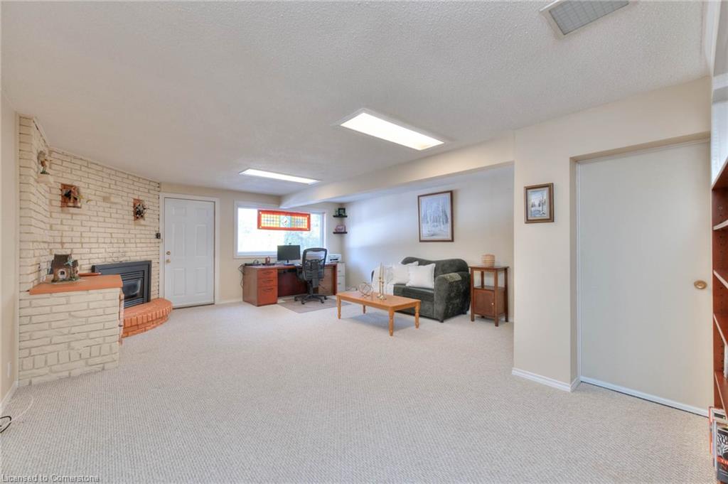 222 Ross Avenue Property Photo 36