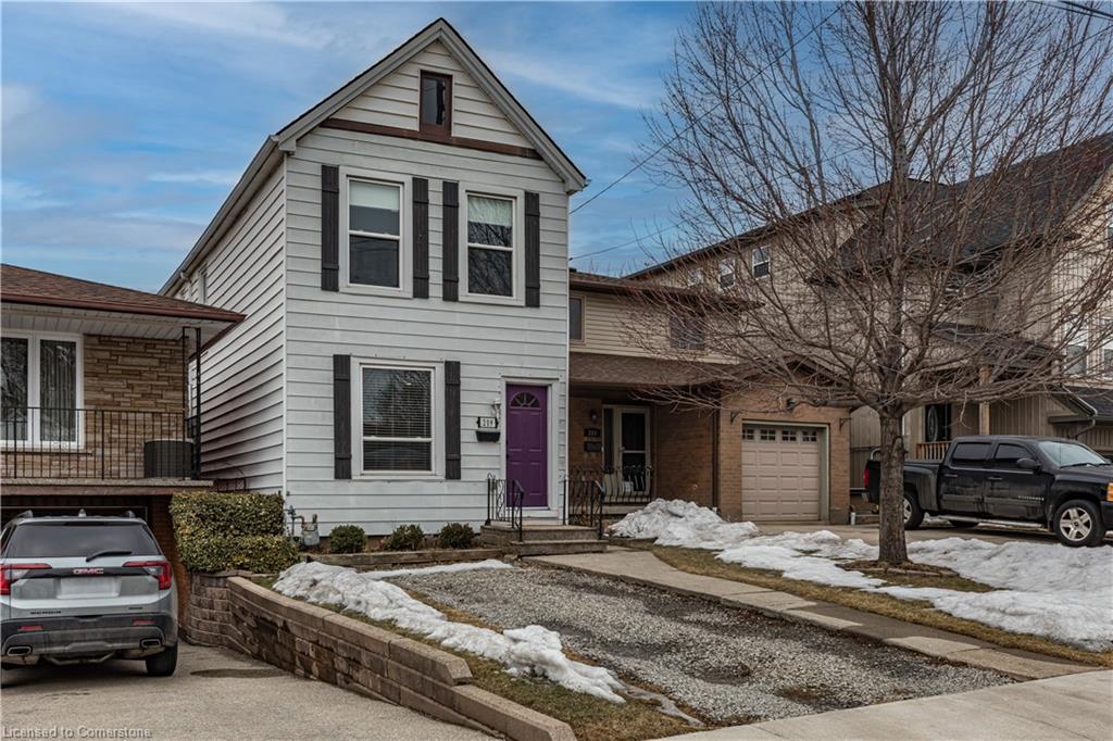 209 Macaulay Street E Property Photo