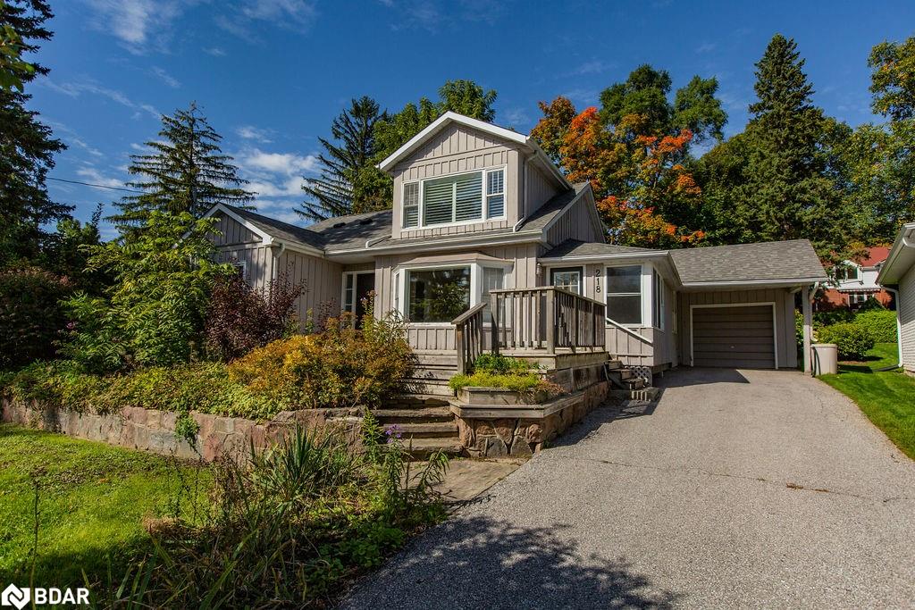 218 Kempenfelt Drive Property Photo
