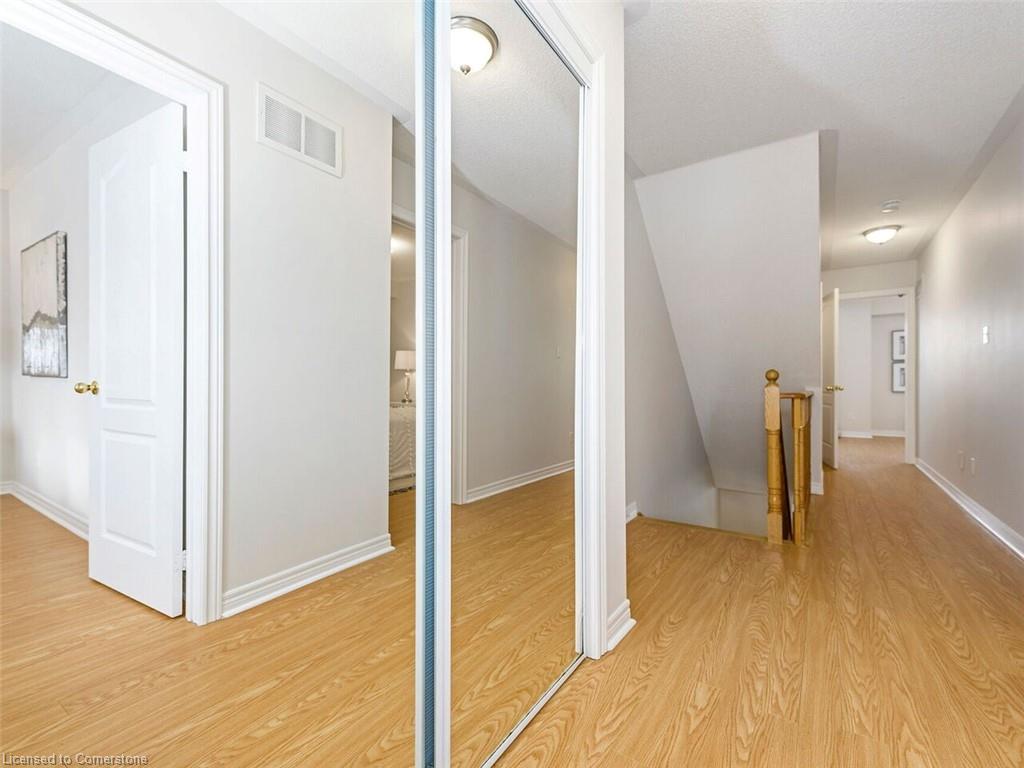 5450 Tenth Line Rd Property Photo 22