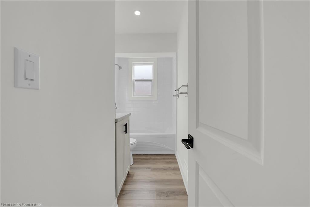 178 East 34th Street Property Photo 18